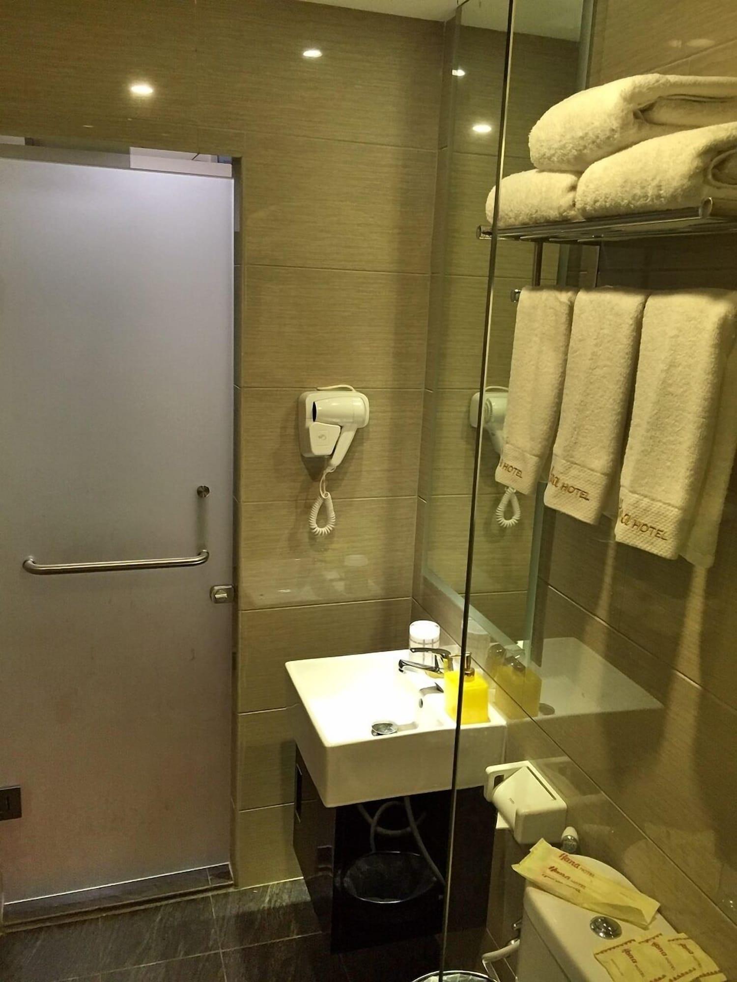Hana Hotel Batam Екстериор снимка