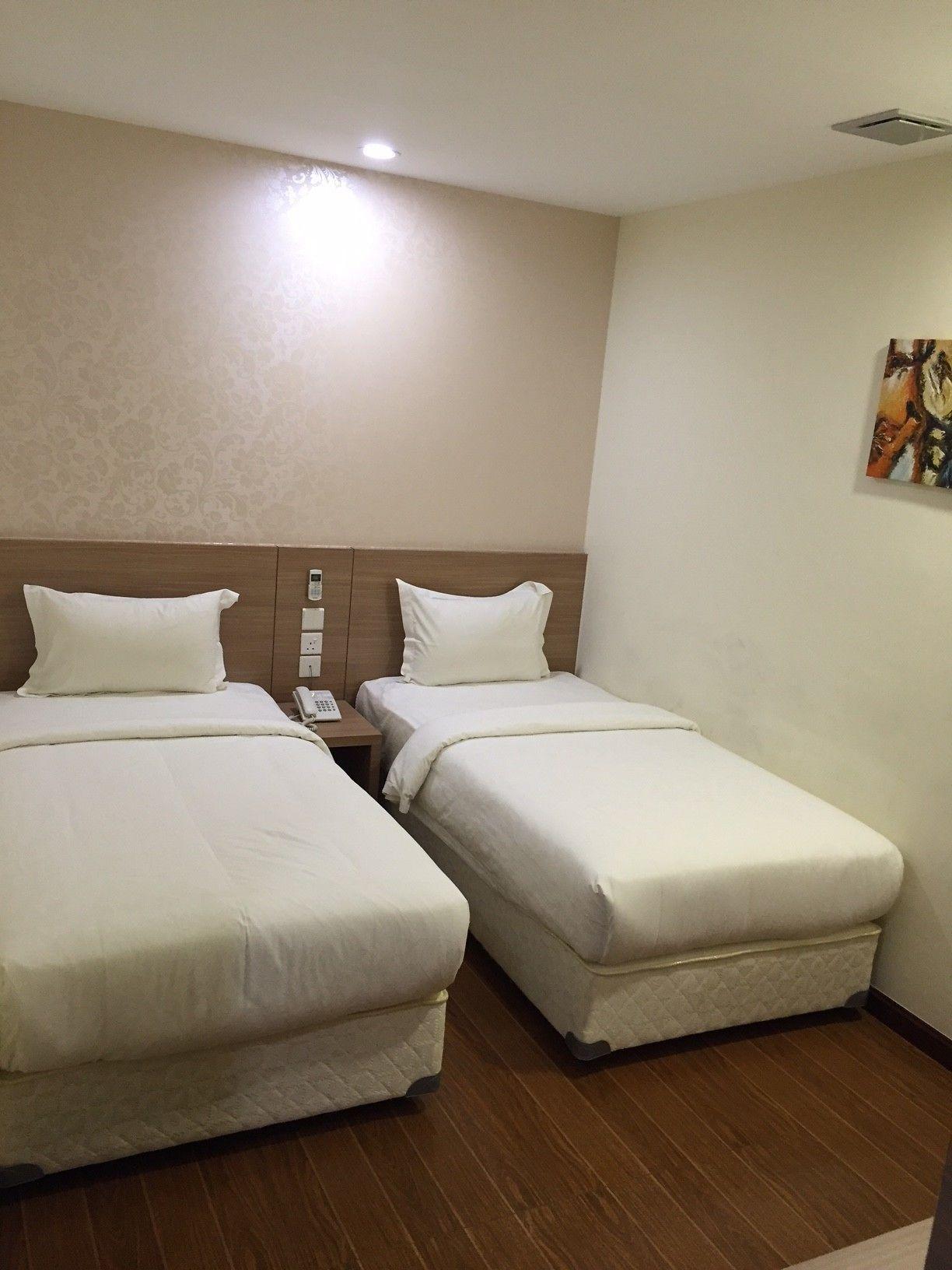 Hana Hotel Batam Екстериор снимка
