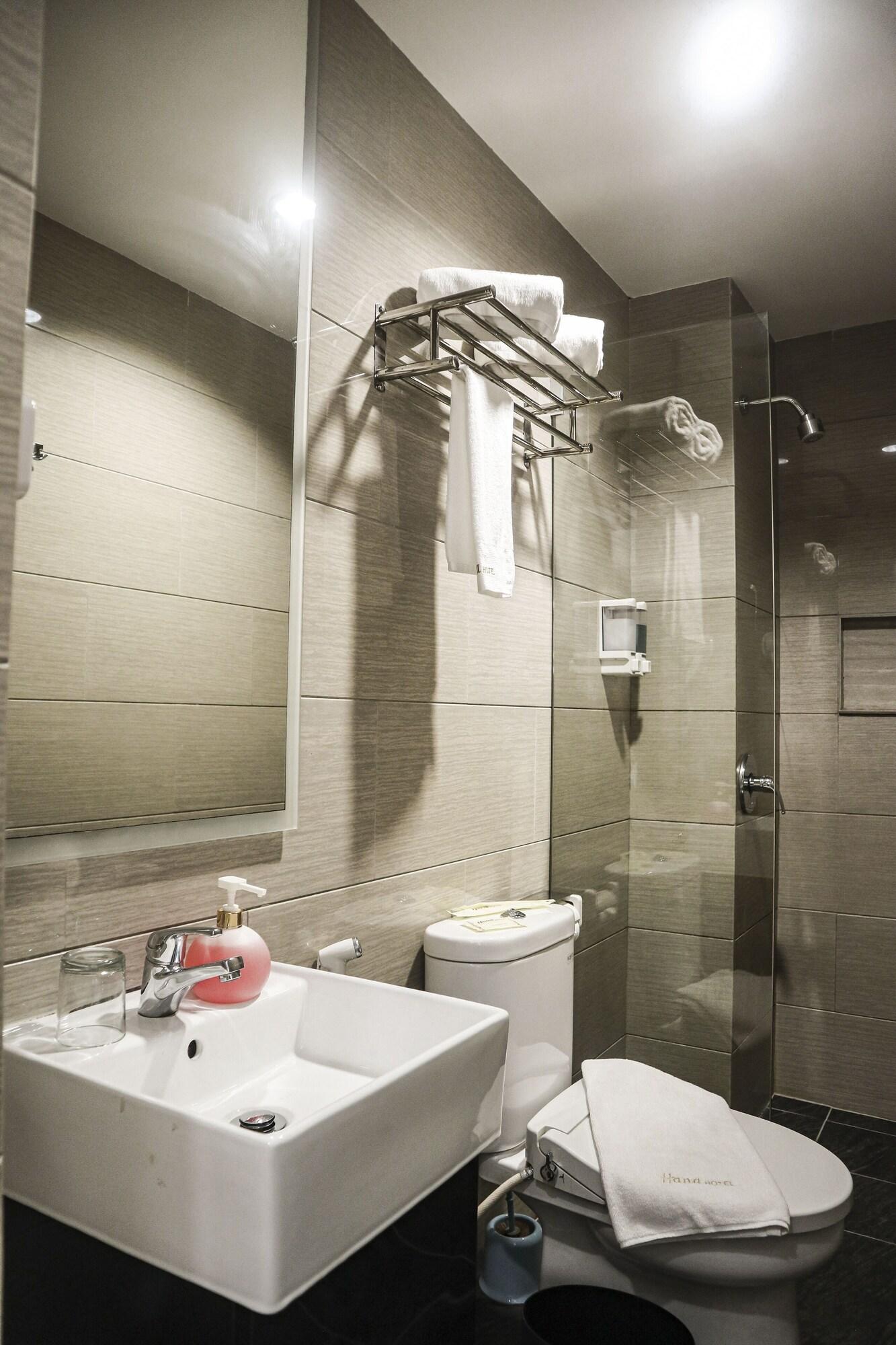Hana Hotel Batam Екстериор снимка