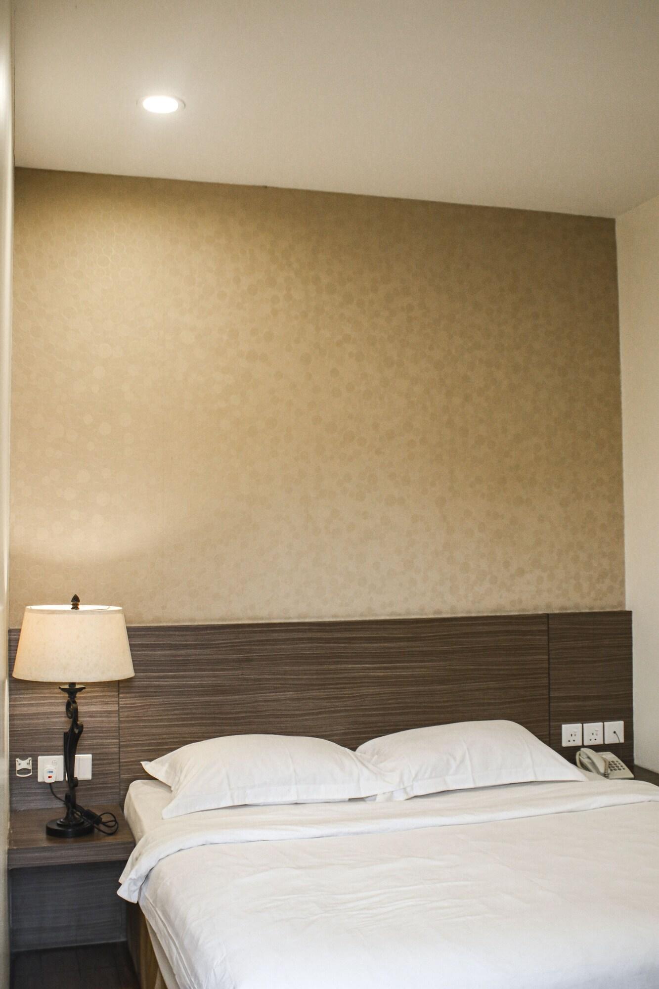Hana Hotel Batam Екстериор снимка