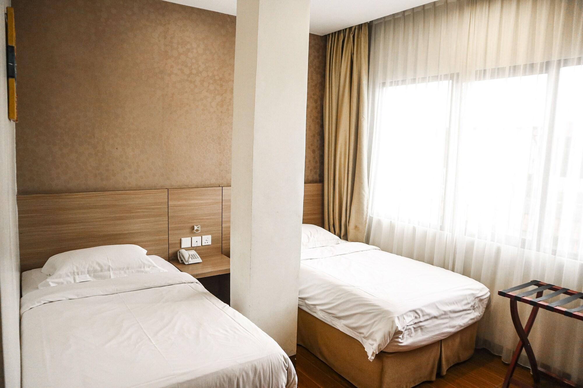 Hana Hotel Batam Екстериор снимка