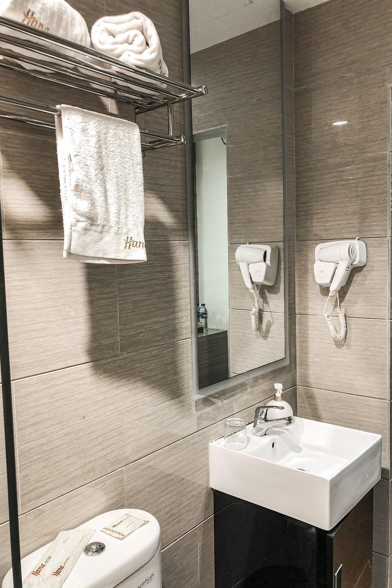 Hana Hotel Batam Екстериор снимка