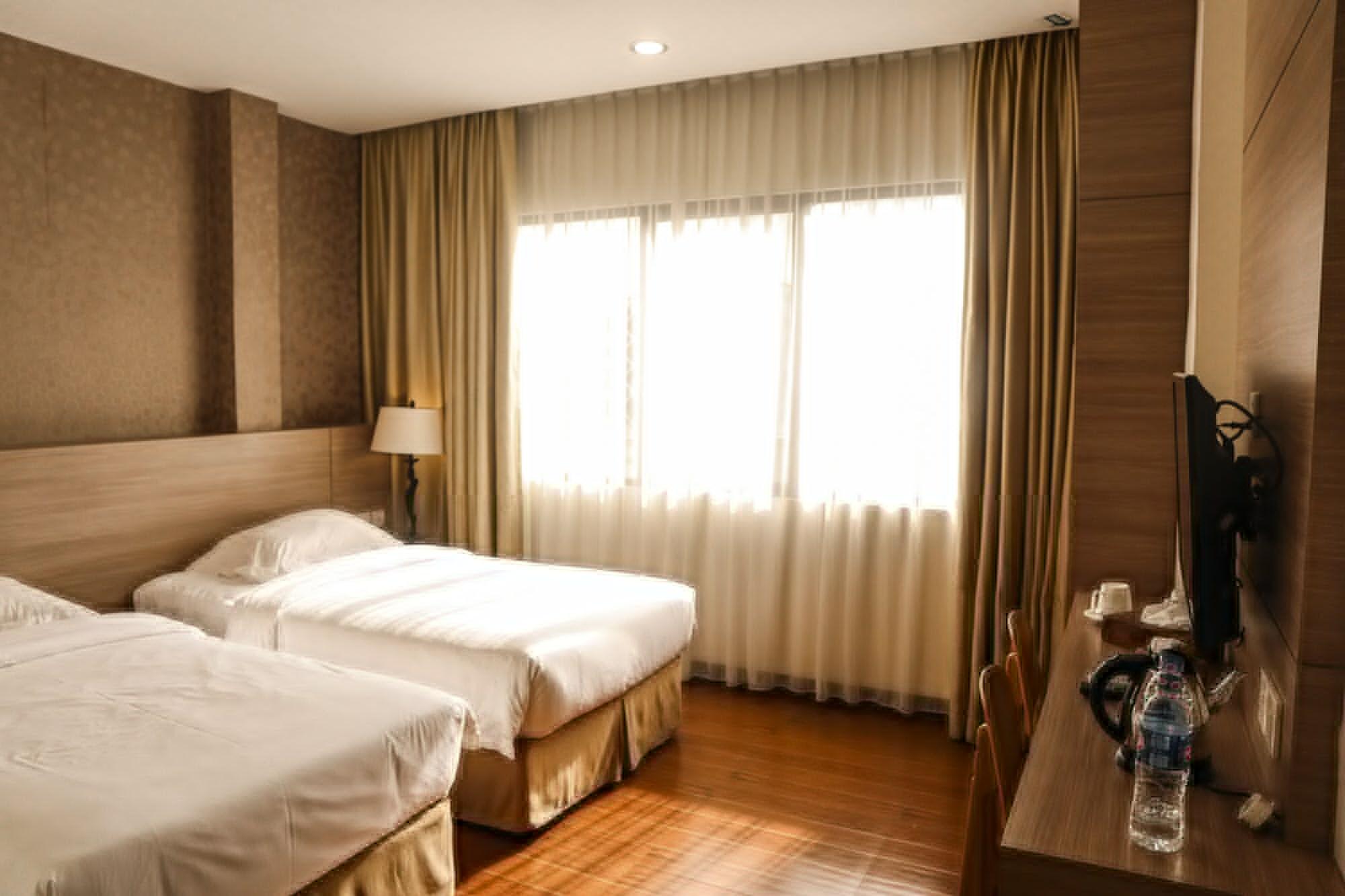 Hana Hotel Batam Екстериор снимка
