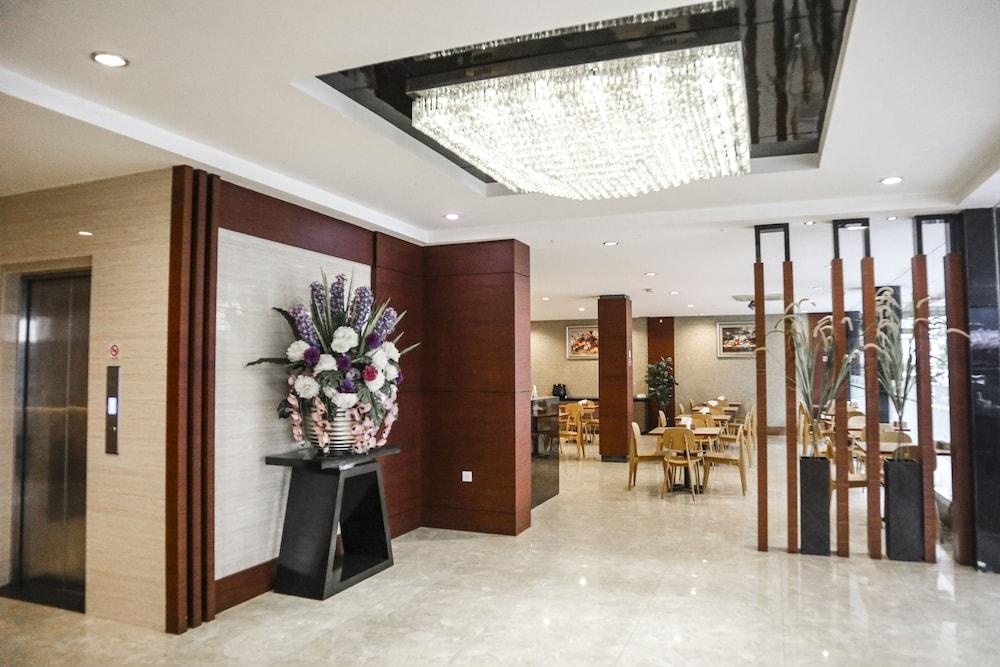 Hana Hotel Batam Екстериор снимка
