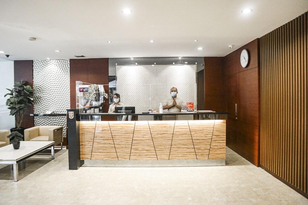 Hana Hotel Batam Екстериор снимка