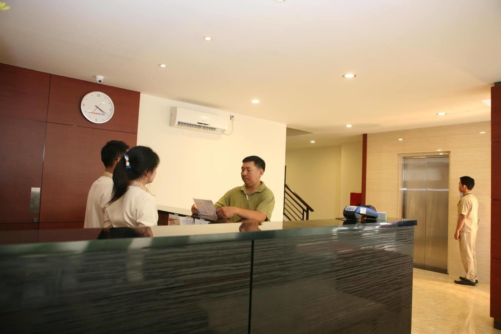 Hana Hotel Batam Екстериор снимка